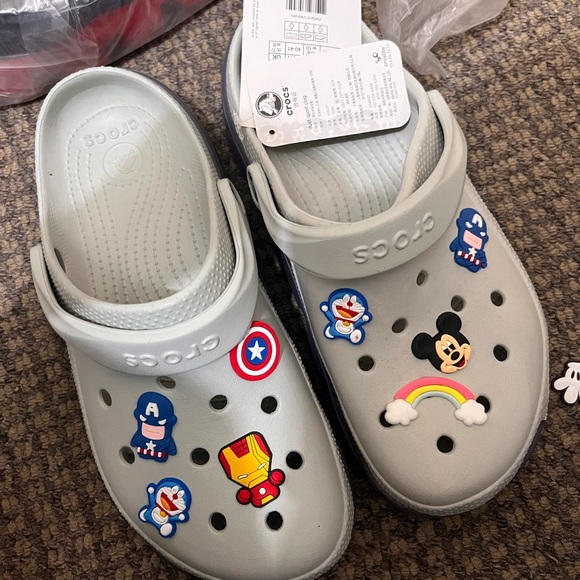 crocs - Picture 2 of 4